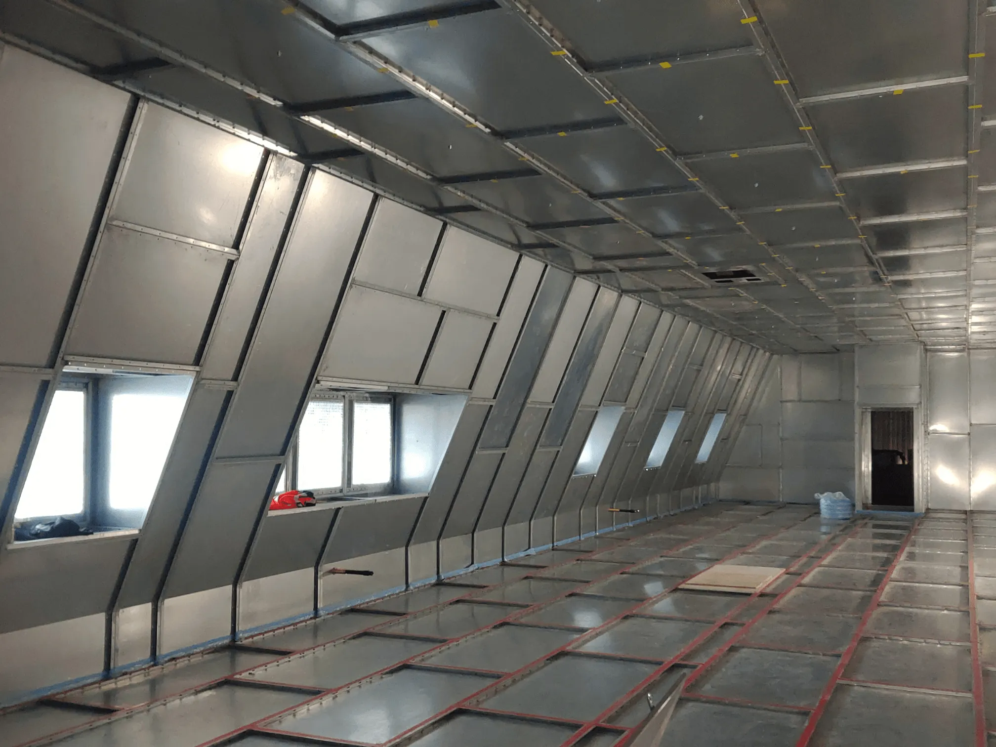 Complete Faraday cages and shielded rooms for EMI RFI and TEMPEST applications