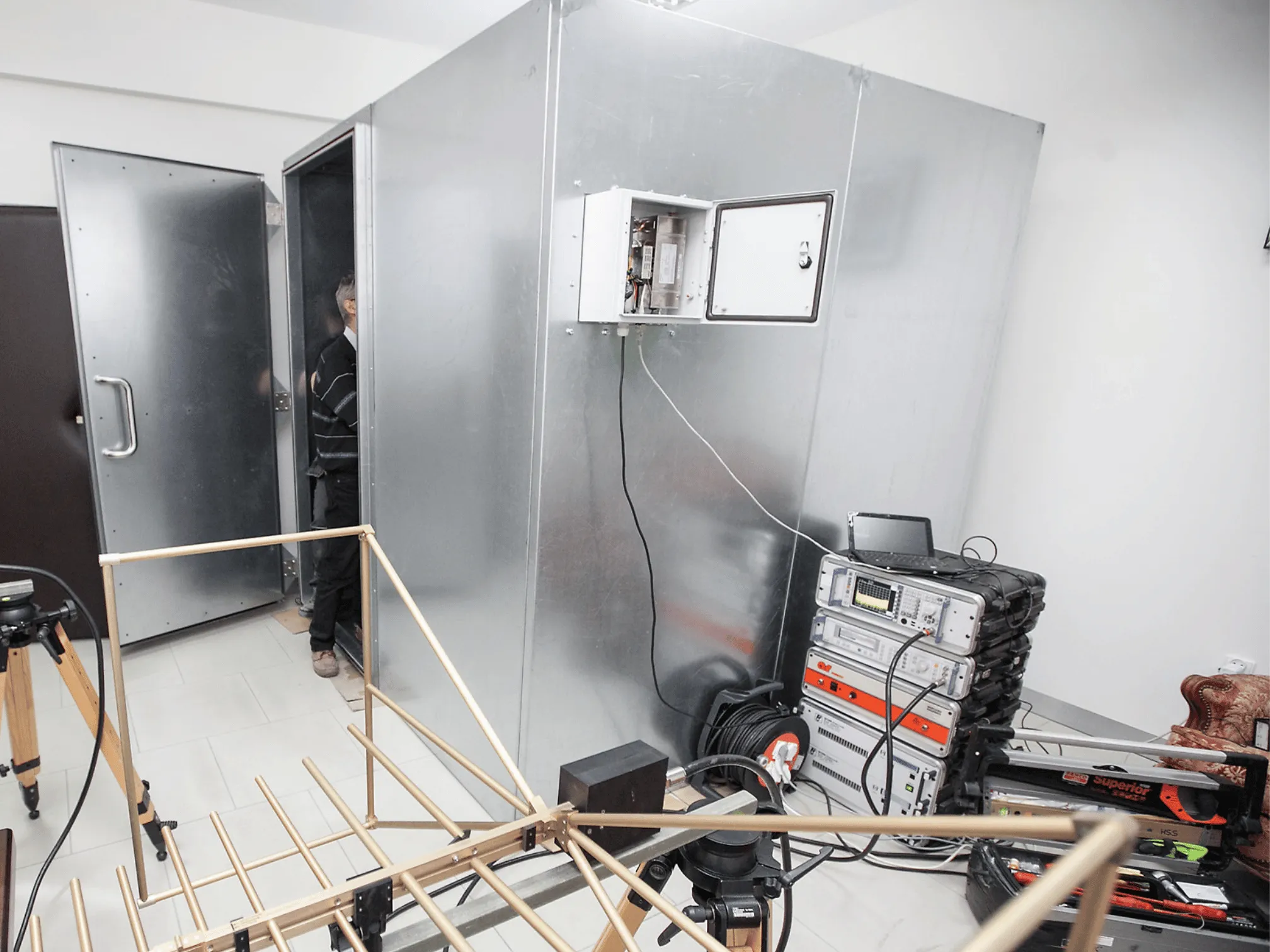 EM shielding measurement testing and troubleshooting